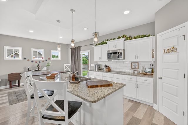 313 Piedmont Pl, Clarksville, TN 37043
