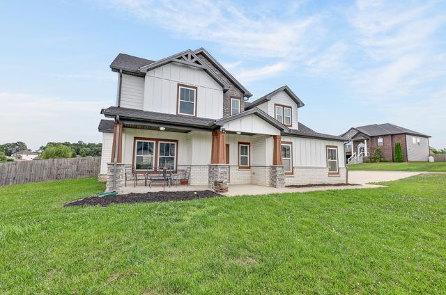 313 Piedmont Pl, Clarksville, TN 37043