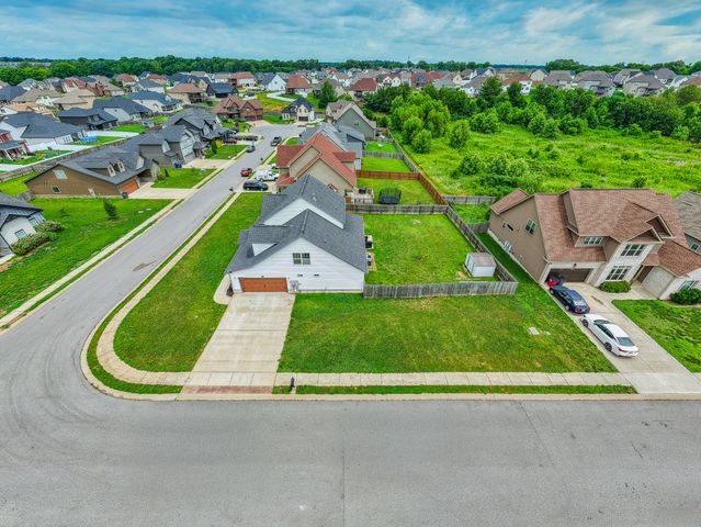313 Piedmont Pl, Clarksville, TN 37043