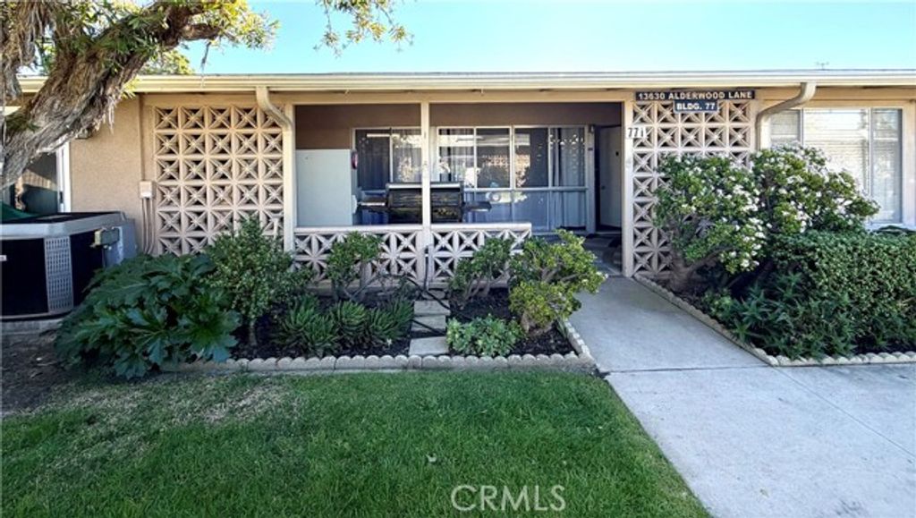 13630 Alderwood Ln., M4-77I, Seal Beach, CA 90740