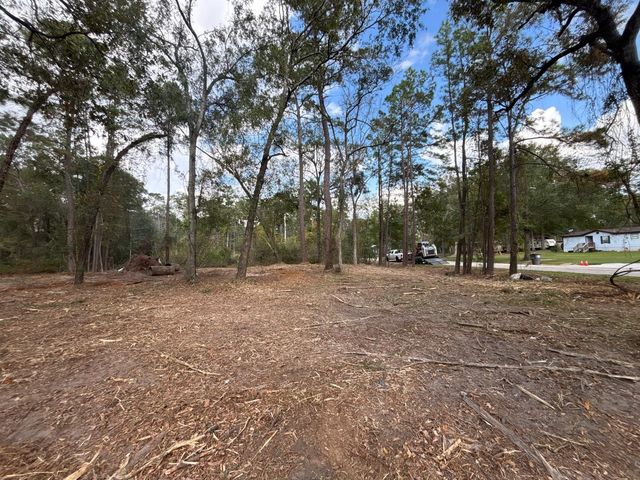 20982 S Sabine Dr, New Caney, TX 77357