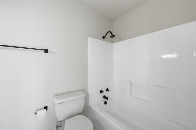 130 Spring Lake Circle, Waxahachie, TX 75167