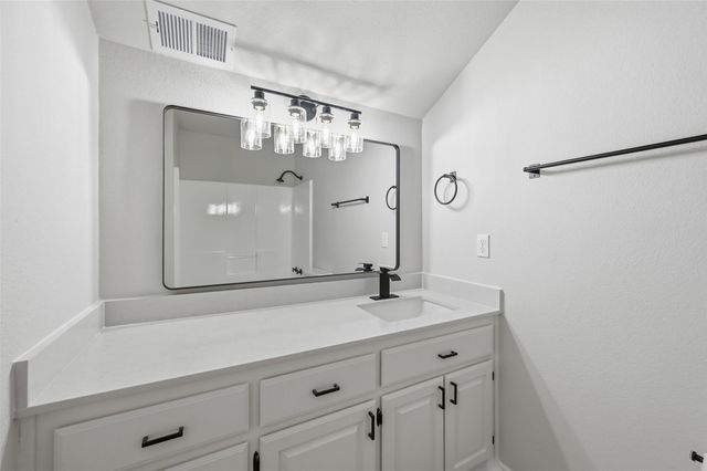 130 Spring Lake Circle, Waxahachie, TX 75167