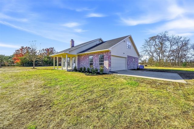 130 Spring Lake Circle, Waxahachie, TX 75167