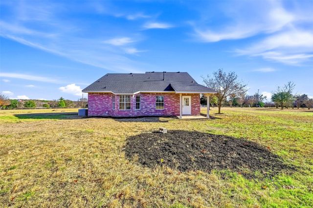 130 Spring Lake Circle, Waxahachie, TX 75167