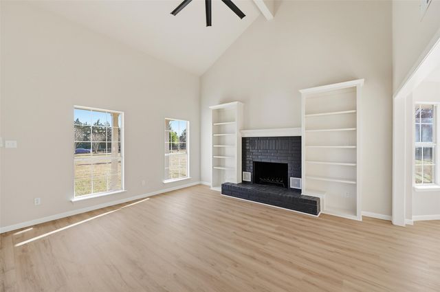 130 Spring Lake Circle, Waxahachie, TX 75167