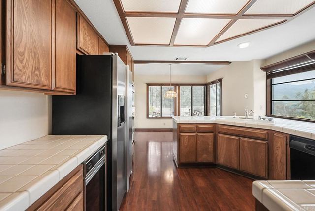 8130 Harmony Grove Road, Escondido, CA 92029