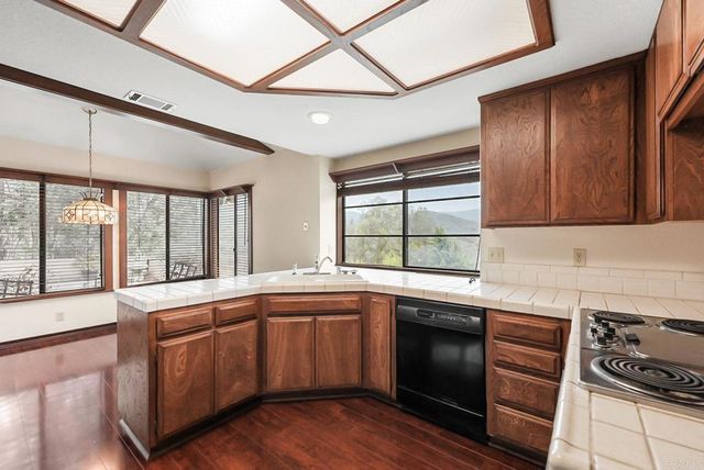 8130 Harmony Grove Road, Escondido, CA 92029