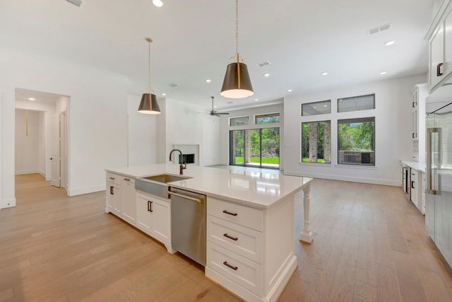 7741 Dog Wood Acres Drive, Montgomery, TX 77316