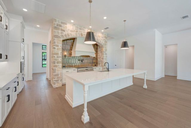 7741 Dog Wood Acres Drive, Montgomery, TX 77316