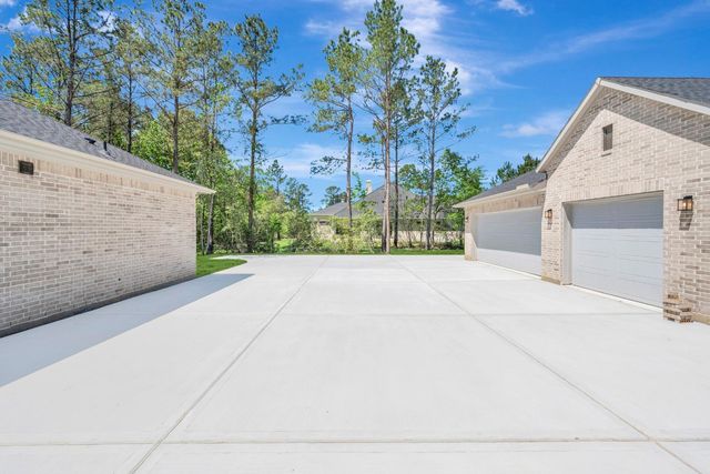 7741 Dog Wood Acres Drive, Montgomery, TX 77316