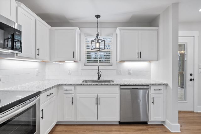 205 Maple St, Adams, TN 37010