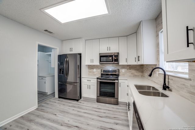 3707 Pipers Cross, San Antonio, TX 78251