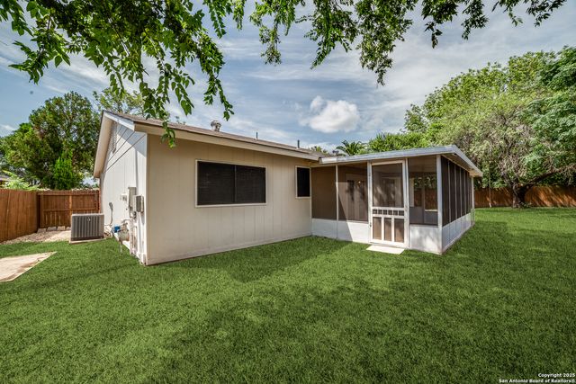 3707 Pipers Cross, San Antonio, TX 78251