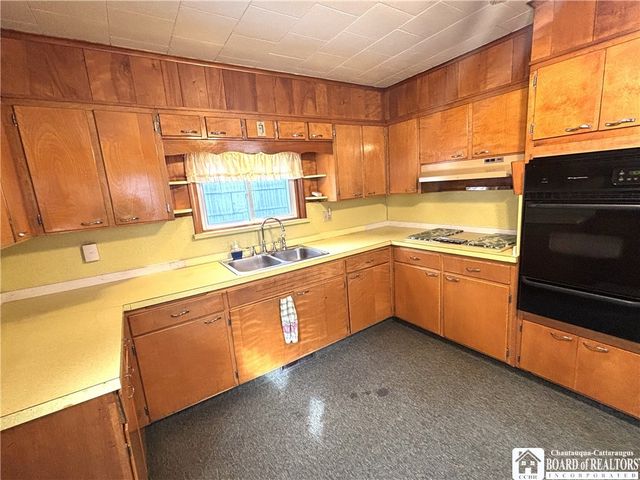 15 Franklin Street, Jamestown, NY 14701