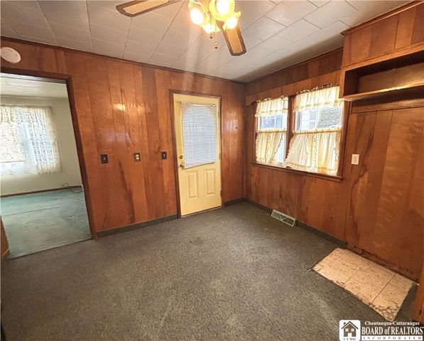 15 Franklin Street, Jamestown, NY 14701