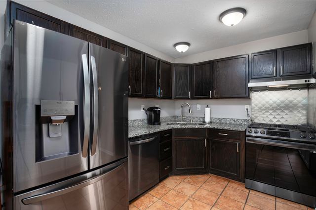 326 Dogwood Court, Versailles, KY 40383