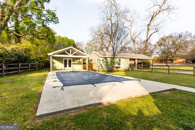 296 W Hightower Trail, Social Circle, GA 30025