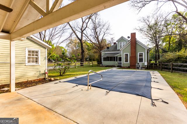 296 W Hightower Trail, Social Circle, GA 30025