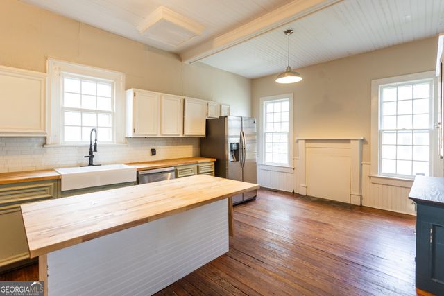 296 W Hightower Trail, Social Circle, GA 30025