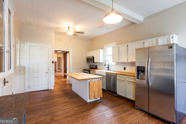 296 W Hightower Trail, Social Circle, GA 30025