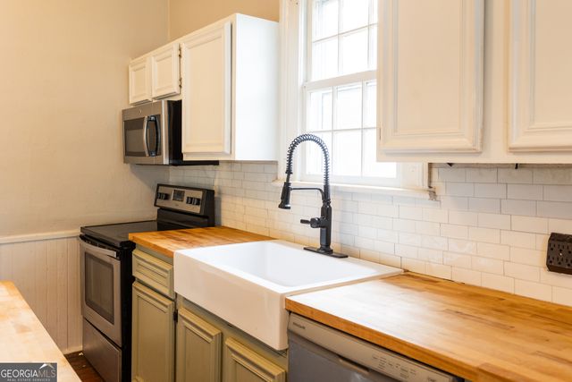 296 W Hightower Trail, Social Circle, GA 30025