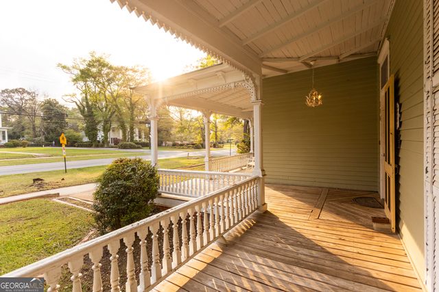 296 W Hightower Trail, Social Circle, GA 30025