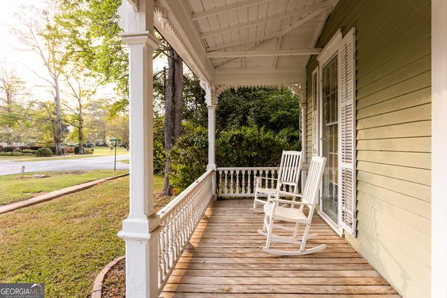 296 W Hightower Trail, Social Circle, GA 30025