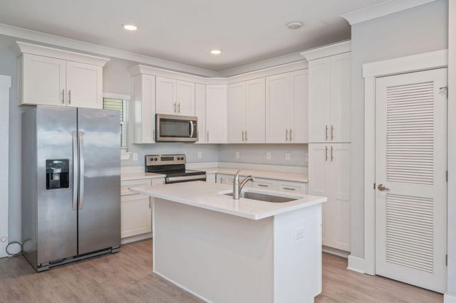 147 N Sand Palm Road, Freeport, FL 32439