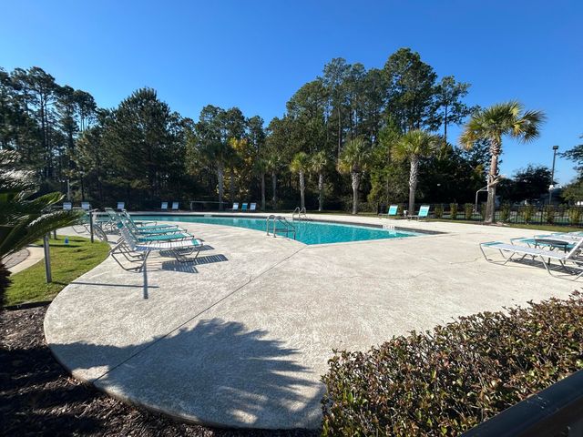 147 N Sand Palm Road, Freeport, FL 32439