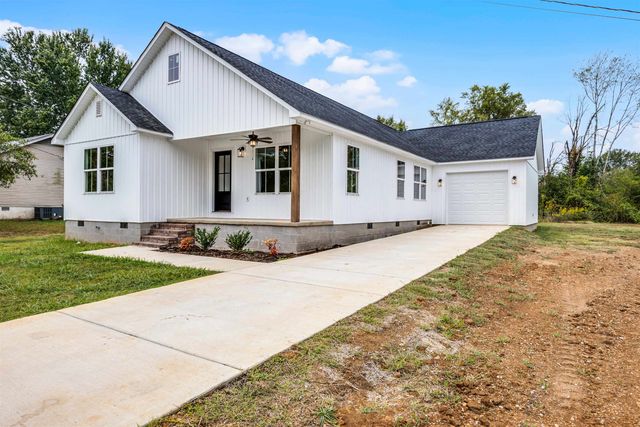 757 CHRISTIE LOOP, Henderson, TN 38340