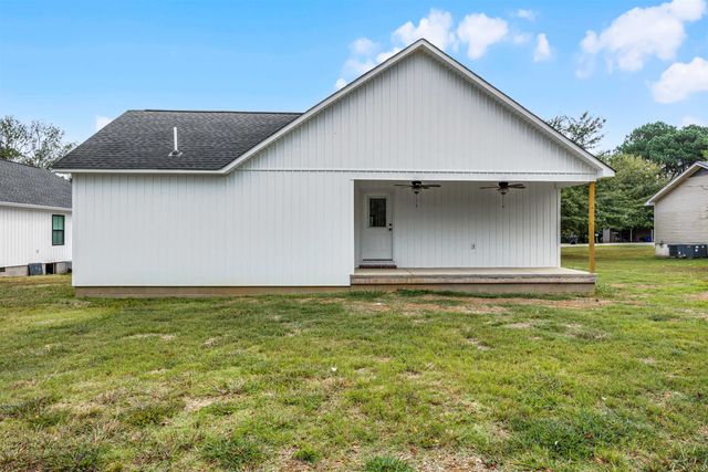 757 CHRISTIE LOOP, Henderson, TN 38340