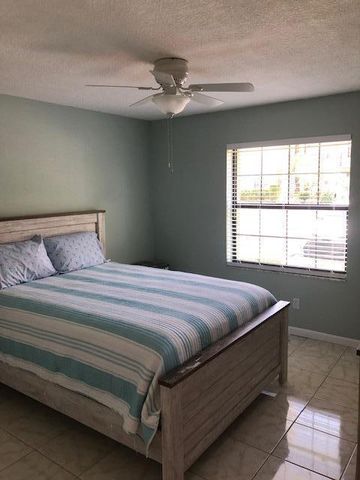 901 Pinecrest Circle B, Jupiter, FL 33458