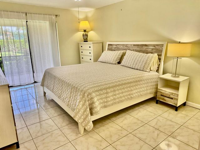 901 Pinecrest Circle B, Jupiter, FL 33458