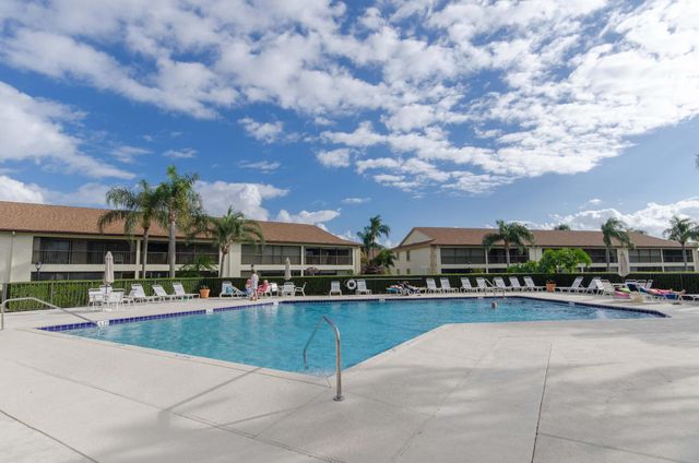 901 Pinecrest Circle B, Jupiter, FL 33458