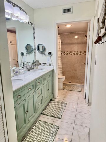 901 Pinecrest Circle B, Jupiter, FL 33458