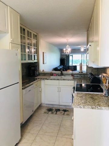 901 Pinecrest Circle B, Jupiter, FL 33458