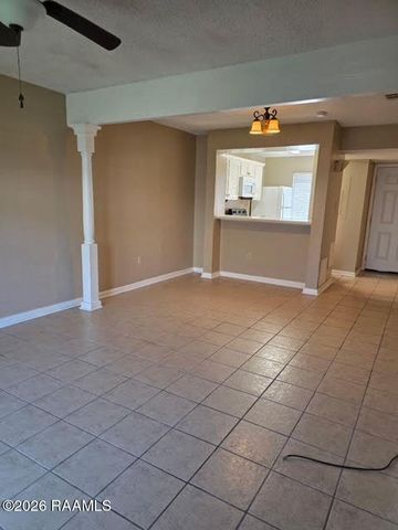 2826 Louisiana Avenue Apt 1111, Lafayette, LA 70501