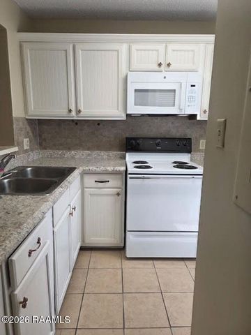 2826 Louisiana Avenue Apt 1111, Lafayette, LA 70501