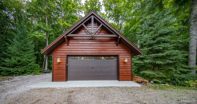 195 Homan Lake Road, Iron River, MI 49935