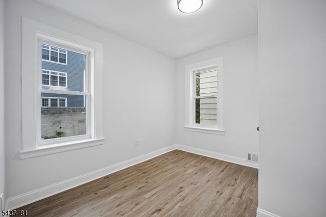 18 Hilton Ave, Maplewood Twp., NJ 07040