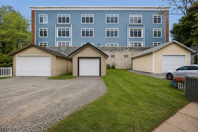 18 Hilton Ave, Maplewood Twp., NJ 07040