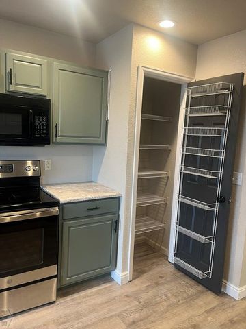 4315 Outlook Blvd, Pueblo, CO 81008