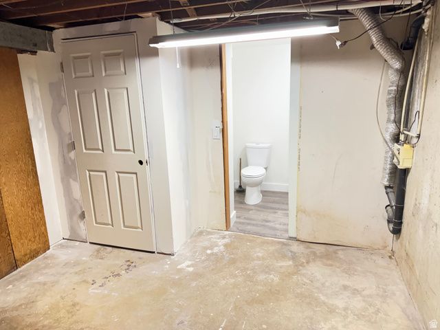 35 AIRLANE DR, Clearfield, UT 84015