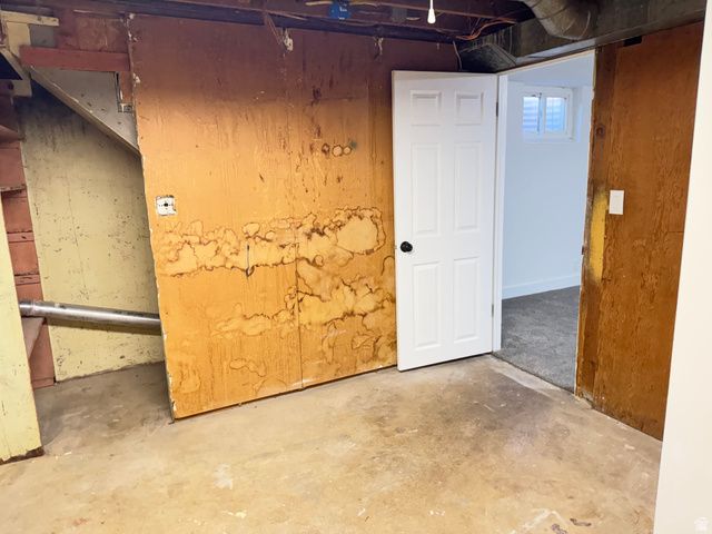 35 AIRLANE DR, Clearfield, UT 84015