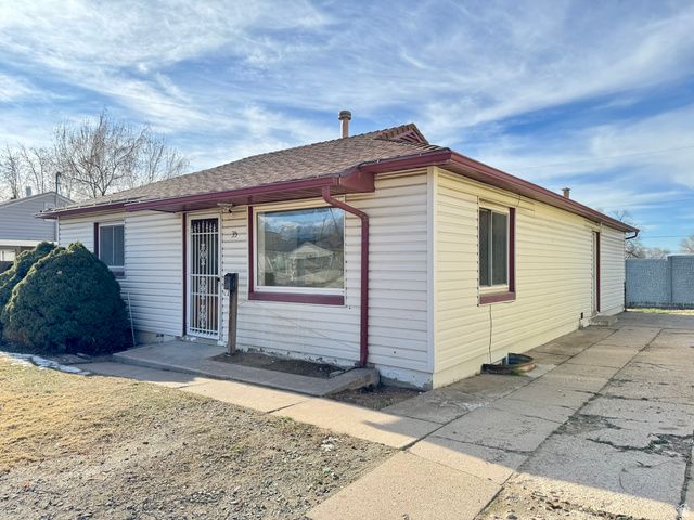 35 AIRLANE DR, Clearfield, UT 84015