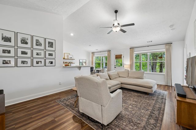 745 Cedar Ln, Springfield, TN 37172