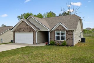745 Cedar Ln, Springfield, TN 37172