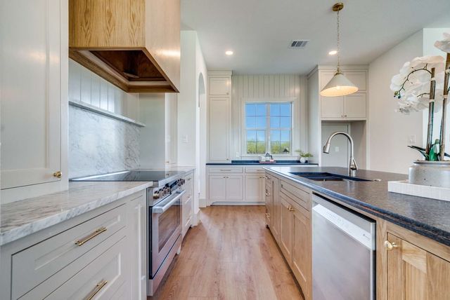 1458 Saguaro Trail, Joshua, TX 76058