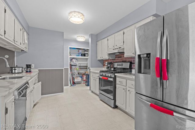 39234 Gloucester Street, Westland, MI 48186